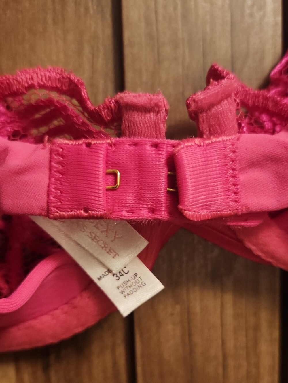 Victoria's Secret Very Sexy Fuschia Floral Lace Underwire Bra - Picture 5 of 11